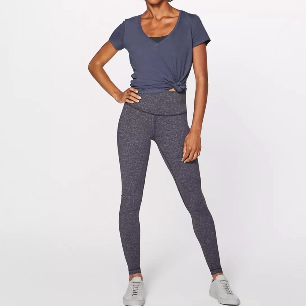 ‼️SOLD‼️Lululemon High Rise Leggings 28" Gray
Grey Thick Textured
Knit sz 2 - Picture 1 of 11